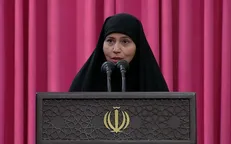 مادر دو شهید لبنانی خطاب به رهبر انقلاب: مادر یک مکتب است؛ اگرچه ما زنان نمی‌توانیم به میدان نبرد برویم، اما با تربیت درست، یک امت و ملت را تقدیم جبهه مقاومت می‌کنیم