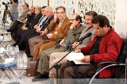 میدان دادن شاعران پیشکسوت به شاعران جوان
