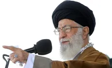 رهبر انقلاب: با تمسک به سیدالشهداء (ع) مقابل آمریکا کوتاه نمی‌آییم/ فضای مجازی جزو تجهیزات لازم دفاعی مقابل دشمن است