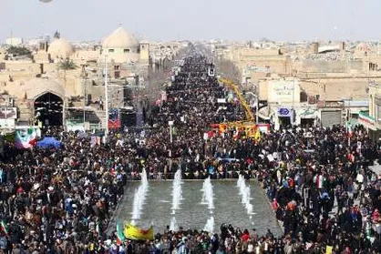 مسئولان نگذارند درخت تنومند انقلاب در تندبادهای بیرونی از ثمر بایستد