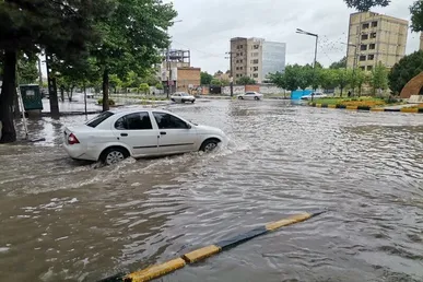 بحران خطوط ریزشی فاضلاب شهر اهواز در فصل بارندگی