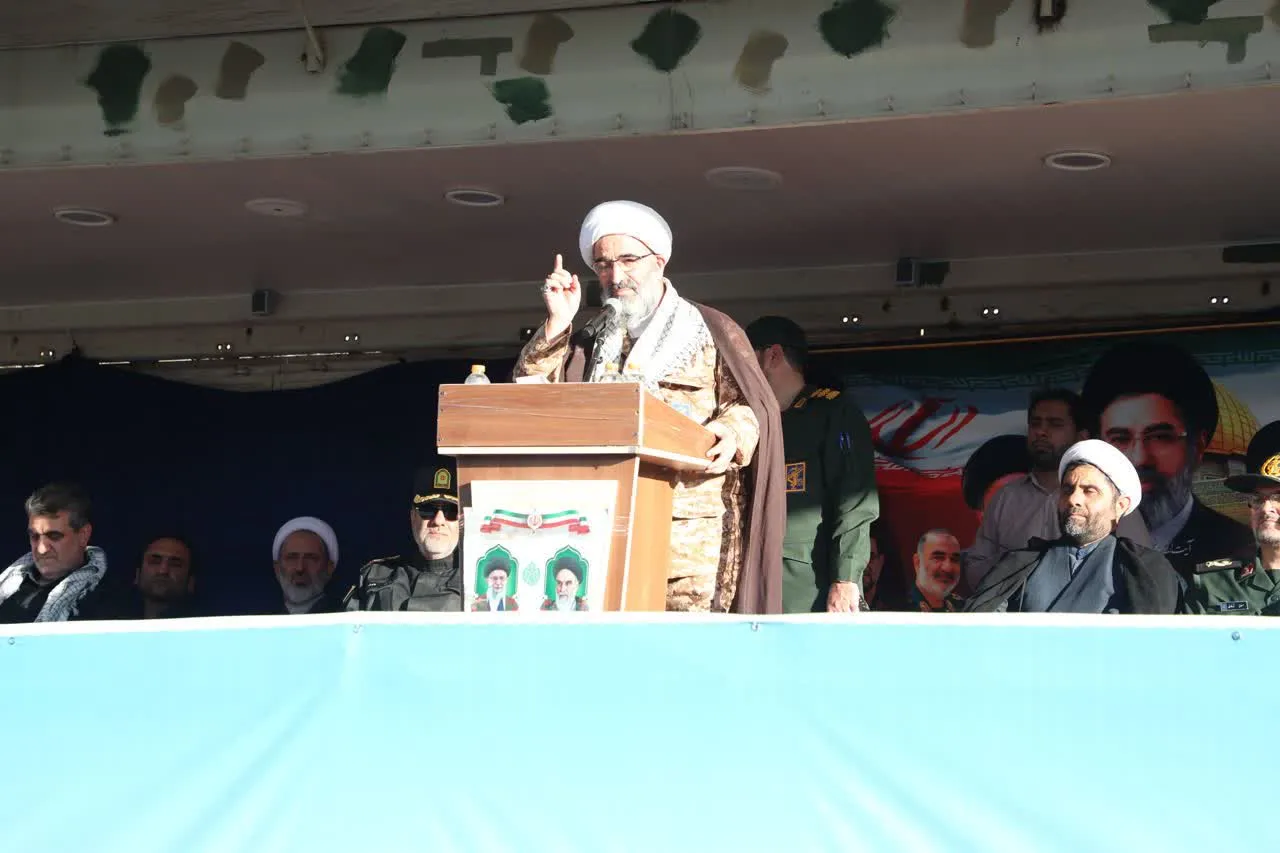 جان‌فدایان نظام اسلامی همچون بنیانی مرصوص در برابر دشمن ایستاده‌اند/ «هیهات من الذله» شعار ماندگار جبهه مقاومت است