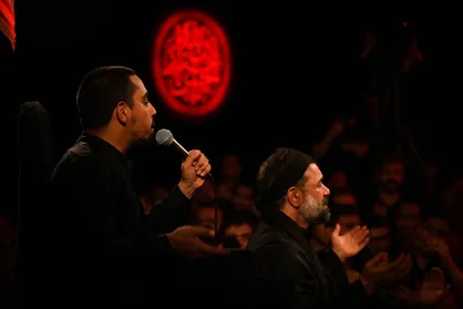 عزاداری شب پنجم محرم ۹۸ با مداحی حاج محمود کریمی +تصاویر