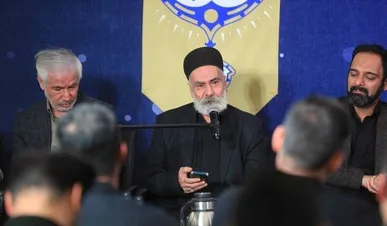 حاج علی انسانی: والله رهبر شهید انقلاب اعجوبه‌ی زمان بودند/ زبان ما قاصر از بیان کرامات ایشان است + فیلم