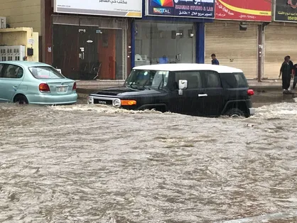 &laquo;جده&raquo; عربستان به زیر آب رفت/ خشم شهروندان از بی&zwnj;تدبیری مسئولان سعودی