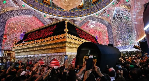 تشییع پیکر آیت الله حکیم در حرم مولا علی(علیه السلام)