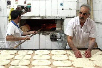 سبحانیان: نان سهمیه&zwnj;ای نمی&zwnj;شود/ آرد نان یارانه می&zwnj;گیرد