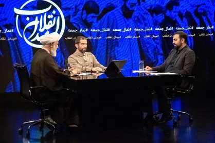 چالش جدی روحانیت و نماز جمعه با &laquo;میدان انقلاب&raquo;