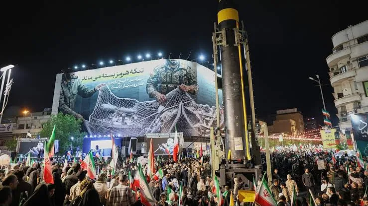 میدان‌ها؛ نقش تنگه هرمز اجتماعی را ایفا می‌کنند