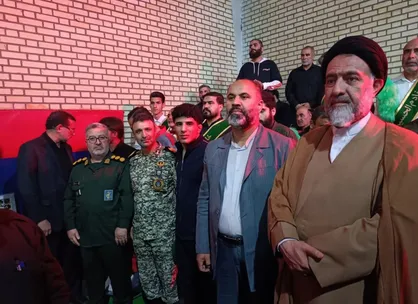 نایب قهرمان نوجوانان آسیا مدال خود را به خانواده شهدای جنگ رمضان تقدیم کرد