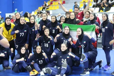 دختران هندبال قمی طلایی شدند