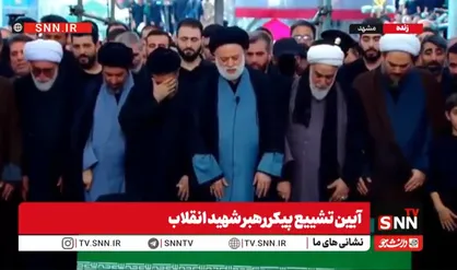 آیه ای که در مراسم اقامه نماز بر پیکر رهبر شهید قرائت شد+فیلم