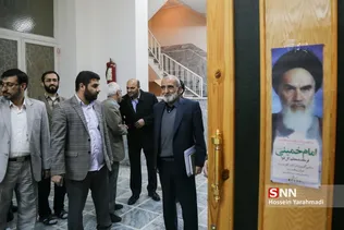 شریعتمداری