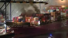 انفجار در بندر اصلی آمریکا/ چندین خدمه مفقود شدند + فیلم