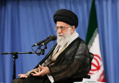 برای تداوم و حفظ انقلاب باید مبارزه کرد/ تا تشکیل دولت و جامعه اسلامی فاصله زیادی وجود دارد