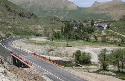مسئول سالن عملیات مرکز مدیریت راه&zwnj;ها: &zwnj;آزادراه کرج-تهران پر ترافیک ترین جاده شد / پنج جاده کشور مسدود است