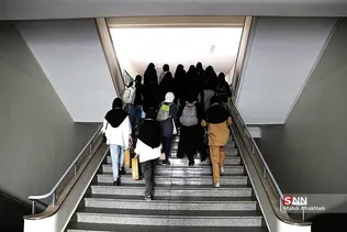 یقع
