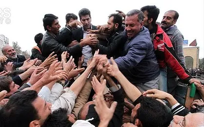 شکم گرسنه مردم نتیجه گوش ناشنوای دولت در برابر تذکرات رهبری است