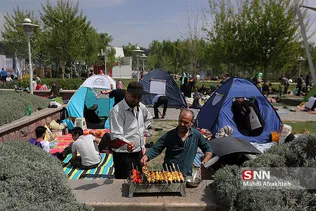 روز طبیعت در پل طبیعت تهران