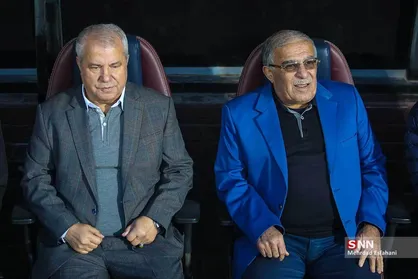 دیدار تیم&zwnj;های فوتبال منتخب ۹۸ ایران و منتخب سرخابی&zwnj;ها