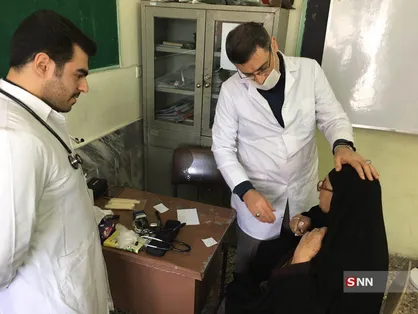 طعم خوش خدمت، دانشجویان را به حاشیه شهر مشهد کشاند/ عضو هیئت رئیسه مجلس در قالب اردوی جهادی به مردم خدمت کرد!