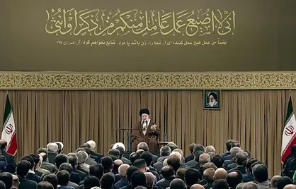یکی از مشکلات ما، وابستگی به دلار است