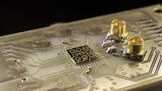 ساخت حسگر لایه‌نازک MEMS برای بهبود ماشین‌آلات سیالات