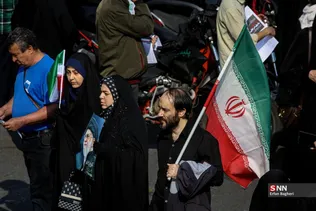 مراسم تشییع شهدای ناوگان دنا در میدان انقلاب تهران