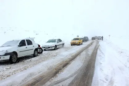 تردد در محورهای کوهستانی چهارمحال و بختیاری با زنجیرچرخ امکان&zwnj;پذیر است