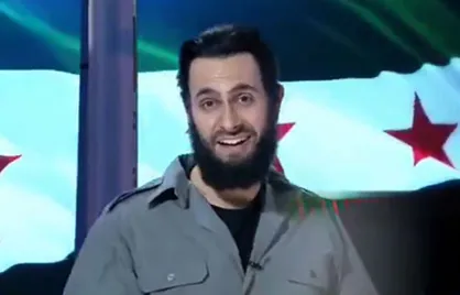 تمسخر ابومحمد الجولانی، سرکرده تحریرالشام توسط برنامه طنز &laquo;کشور فوق العاده&raquo; شبکه ۱۲ تلویزیون رژیم اسرائیل