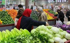 کاهش قیمت ۵ محصول فرنگی در میادین میوه و تره بار