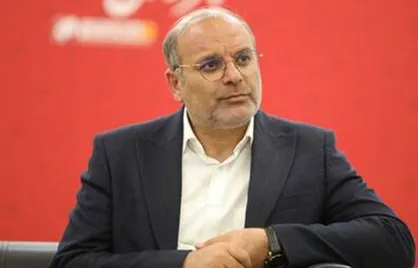 یک عده سلبریتی وارد مجلس می&zwnj;شوند جلسه می&zwnj;گیرند و تصمیم می&zwnj;گیرند چه کسی هیئت رئیسه باشد چه کسی نباشد
