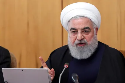 روحانی: تخلف مقام&zwnj;ها از دستورالعمل&zwnj;های بهداشتی گزارش شود