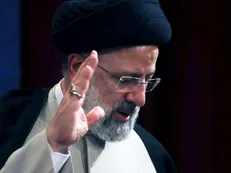 او با خودگذشتگی و ایثار، نمونه بارزی از تعهد و مسئولیت‌پذیری در برابر ملت بود
