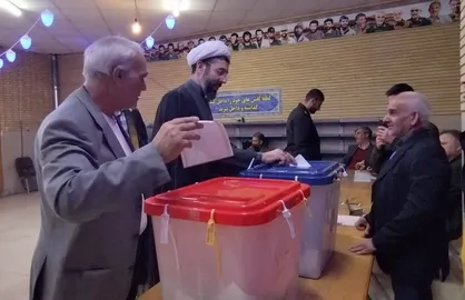 شرکت رئیس نهاد رهبری در دانشگاه در انتخابات + تصاویر