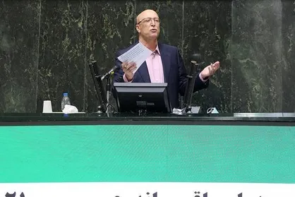 سوال از وزیر علوم در مجلس کلید خورد