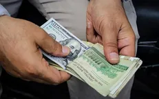 توکلی: در بازار کمبود ارزی نداریم