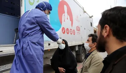 خدمات غربالگری کرونا در کاروان سلامت احسان بنیاد احسان ستاد اجرایی فرمان جضرت امام