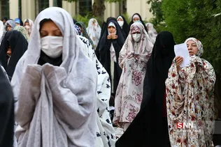 اقامه نماز عید فطر در مسجد دانشگاه تهران