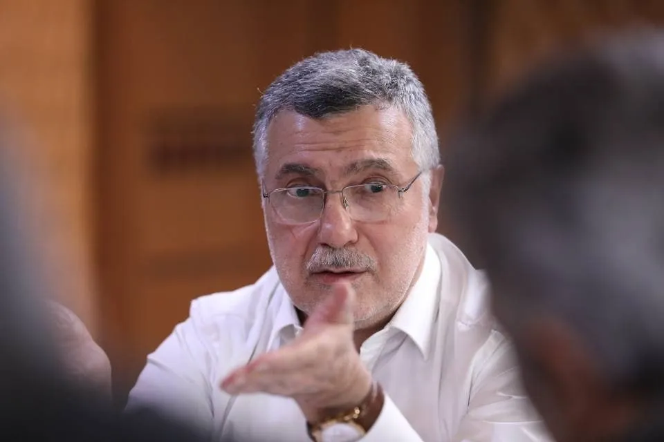دو هفته بدون شناسنامه؛ از «تابوت‌ها در نماز خانه مدرسه» تا لباس غواصان کربلای ۴ و عملیات لورفته
