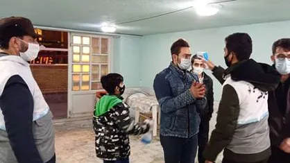 دانشجویان دانشگاه علوم پزشکی قم در طرح خادمیاری فاطمی در دهه دوم فاطمیه مشارکت کردند
