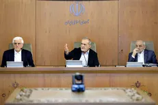 پزشکیان: باید معطلی کالا در بنادر به صفر نزدیک شود