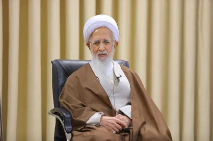 آیت&zwnj;الله جوادی آملی: جاهلیت سر عقل و علم را می&zwnj;بُرد/ جاهل را عاقل کردن کار آسانی نیست+فیلم