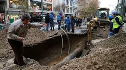 لوله اصلی آب تهران در منطقه ۲ ترکید