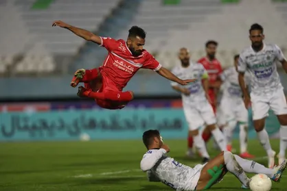 جدول لیگ برتر فوتبال | پرسپولیس از صدر جا ماند / ترمز گل گهر کشیده شد