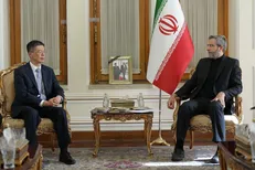 دیدار سرپرست وزارت خارجه ایران و سفیر جمهوری خلق چین