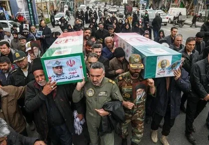 تشییع پیکر دو شهید دفاع مقدس و جنگ رمضان در مشهد