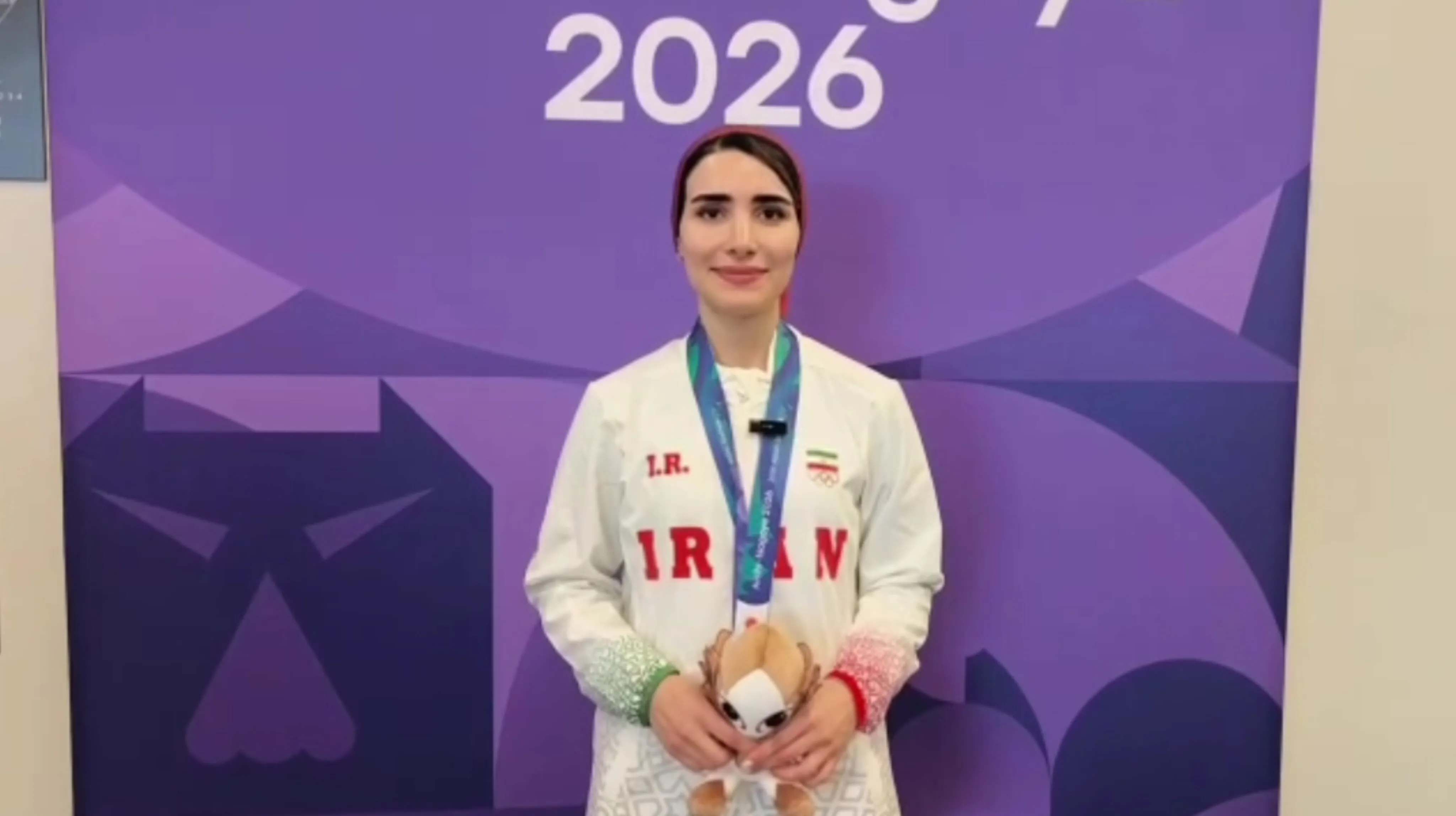 رستمیان: در فینال کمی چالش داشتم ولی در نهایت به مدال رسیدیم؛ از الان تمرکزم برای کسب مدال تپانچه ۲۵ متر است
