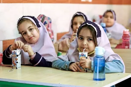 ابلاغ بخشنامه اجرای طرح توزیع رایگان شیر و تغذیه در مدارس دولتی کشور