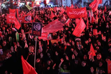 طنین شعار حماسی در میدان شهدای ذهاب/ به راه حق رهبر ما فدا شد+فیلم